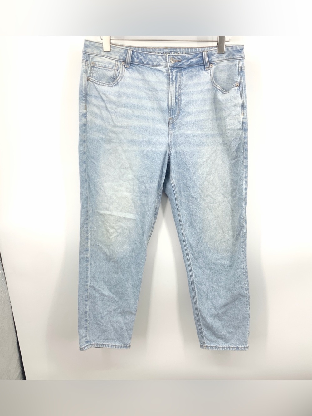 American Eagle Women Size 16 Short Jeans Light Wash Pants Mom Straight Strigid